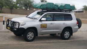 TOYOTA HJ 200 (2008) Land Cruiser with 4 Pax Camping