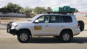 TOYOTA HJ 200 Land Cruiser (2008) with 2 Pax Camping
