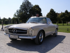 OLDTIMER Mercedes-Benz 230 SL Pagoda OLDTIMER Mercedes-Benz 230 SL Pagoda